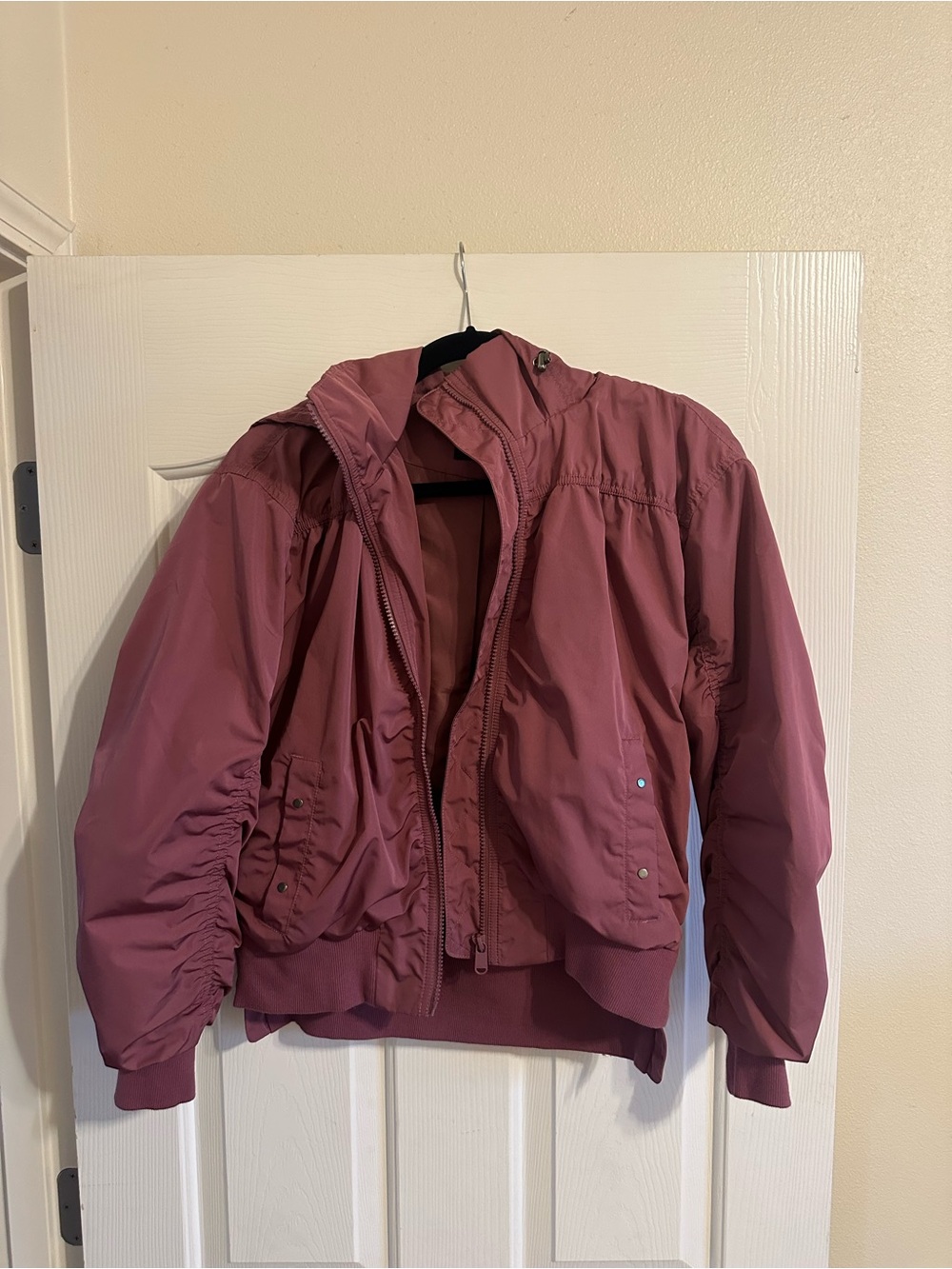 Athleta Jetset Bomber sz M